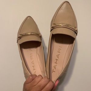 NEW TAHARI GIRL Pointed Toe Loafer